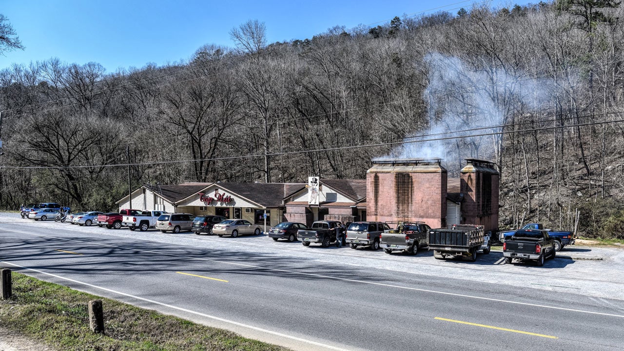 Top Hat BBQ – Blount Springs, AL